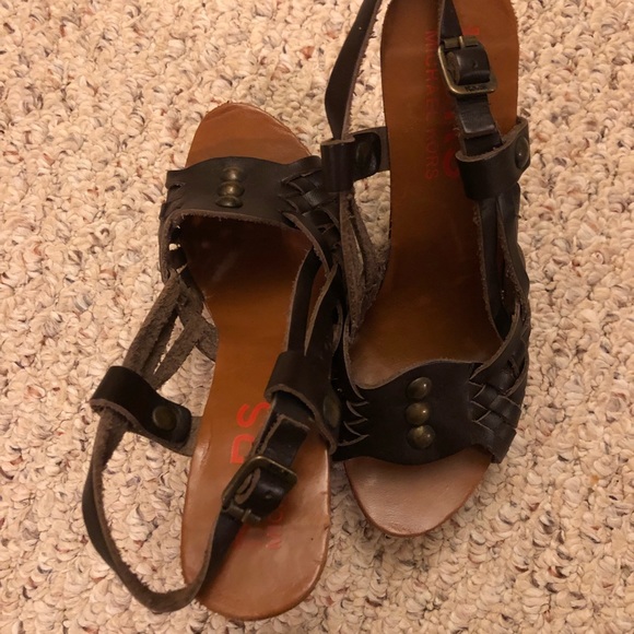 Michael Kors platform sandals 6M - Picture 5 of 5